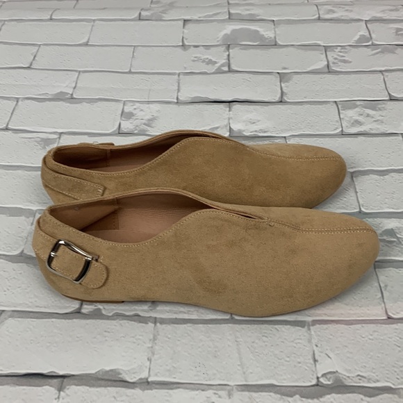 Tinstree Flat slip on shoes Size 9 Pointed Toe Flats Tan New NWOT - Picture 2 of 11